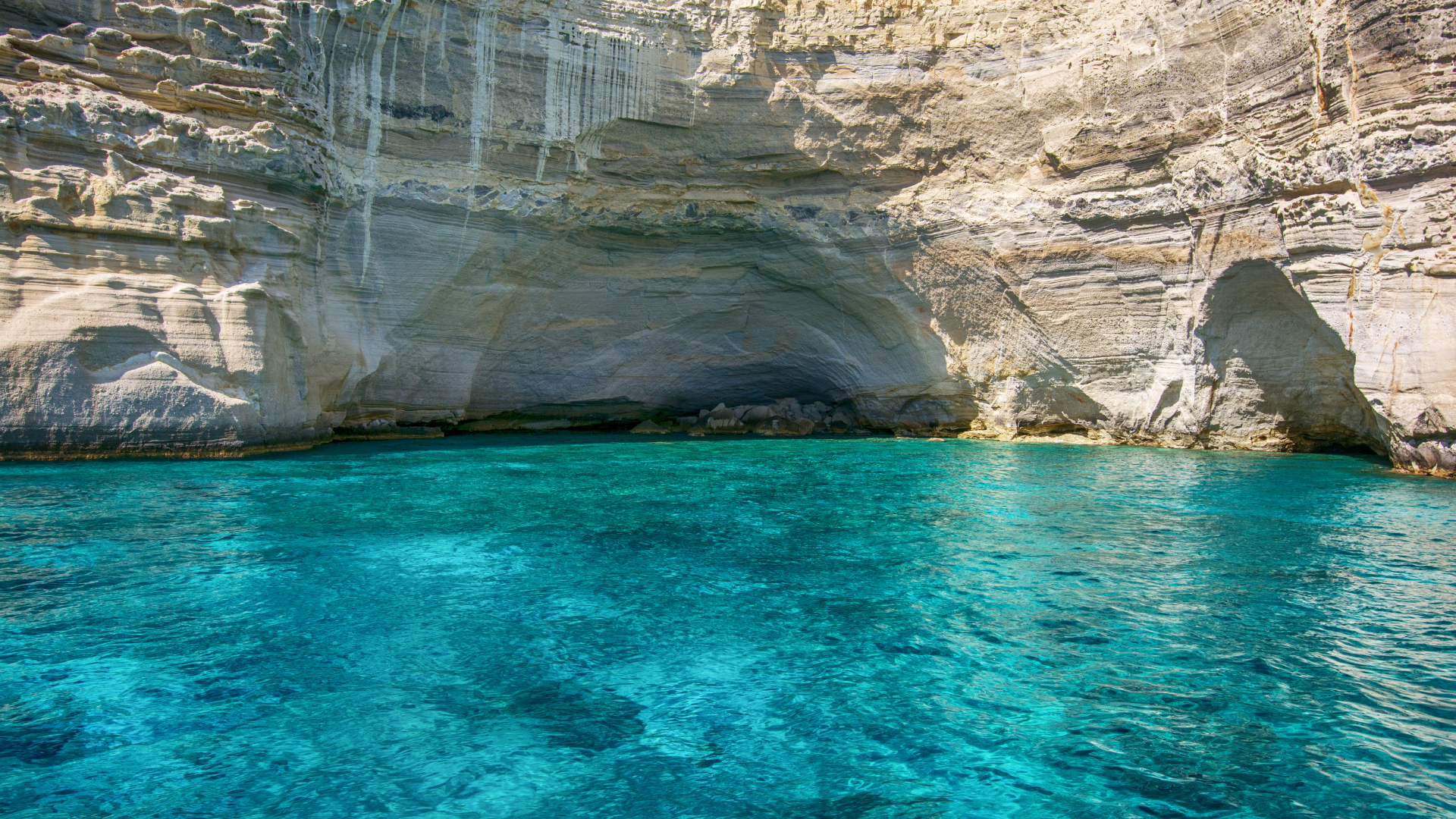 Milos: Belleza Mediterránea