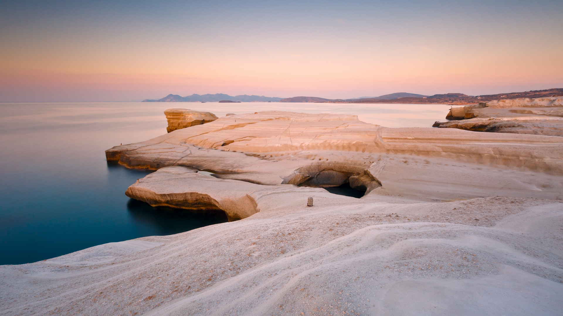 Milos: Belleza Mediterránea